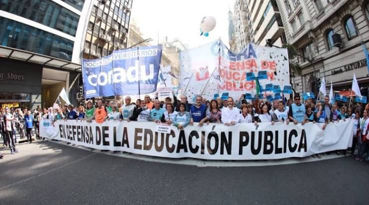 Docentes universitarios anunciaron un paro de hasta 72 horas y profundizan el reclamo salarial